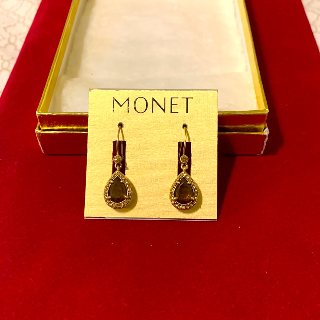 Monet Brown Teardrop Earrings 9$